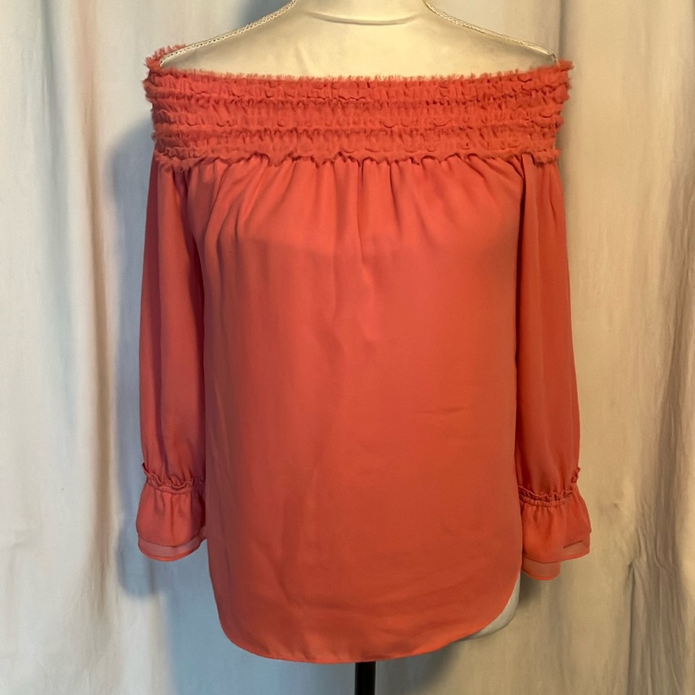 White House black market size small peach colored cold shoulder top